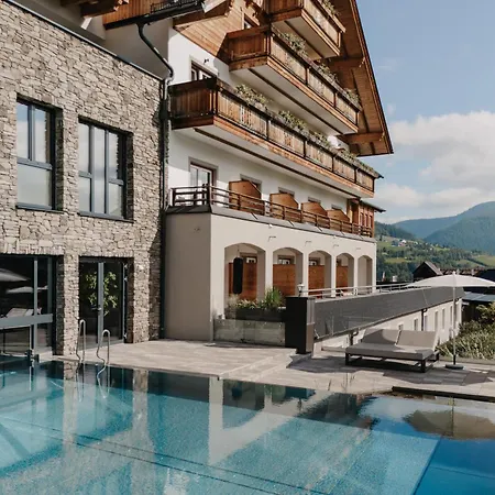 Hotel Almgut - Mountain Wellness