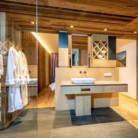 Hotel Almgut - Mountain Wellness